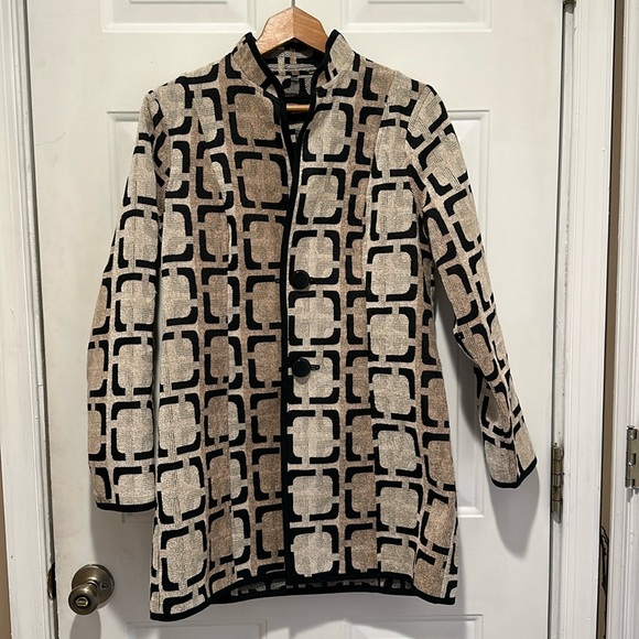 TRIMDIN Reversible Jacket Geometric Pattern - Picture 4 of 10